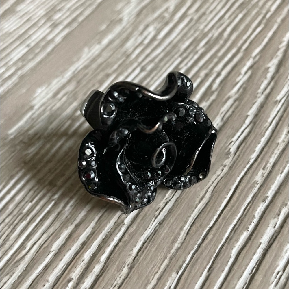 Aldo Black Oversized Flower ring w/ gemstones, size 7/8
